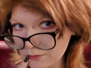 camgirl masturbating with dildo InezHiefnar