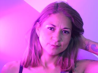 naughty cam girl fingering shaved pussy IsabellaBaker