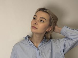 hot cam girl masturbating with vibrator IsauraBranseum