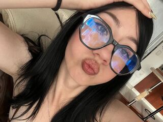 camgirl fingering pussy IvvyStorm