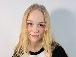 naked girl with live cam masturbating KamiMellema