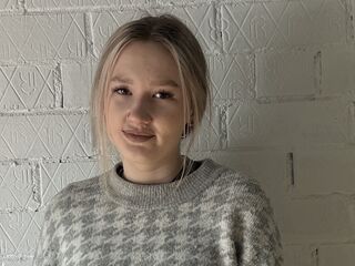 girl showing pussy KarynMcguire