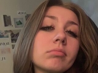 hot cam girl masturbating with vibrator KatiesPiers