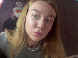 cam girl showing tits KayeEliasen
