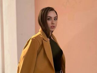 erotic webcam KiaraFlowers