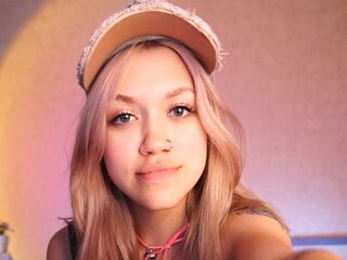 naked cam chatroom KiraSardewys