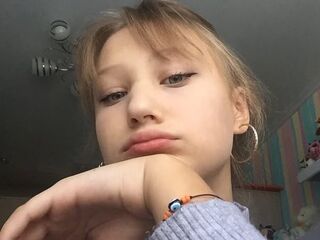 naked camgirl fingering pussy LakeeshaBrimmer