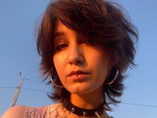topless cam girl LatoshaZayicek