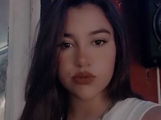 nude webcamgirl LauWillson