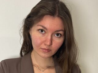 naughty camgirl fingering pussy LeilaCoocher