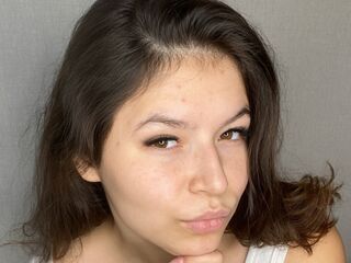 adult webcam chatroom LeslieForest