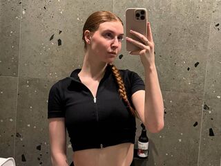 free live cam chat LessieNunz
