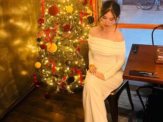 webcam strip tease show LiahCarson
