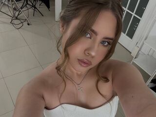 naked cam girl fingering pussy LilianVanarsdale