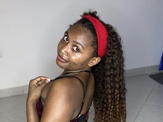 closeup web cam LizzyClem