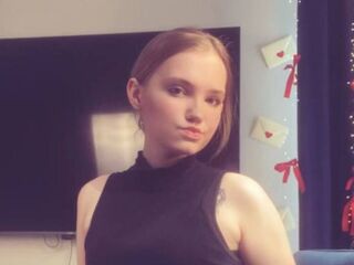 adultcam photo LoraKen