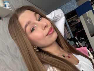 naked camgirl masturbating with dildo LynnDiaz