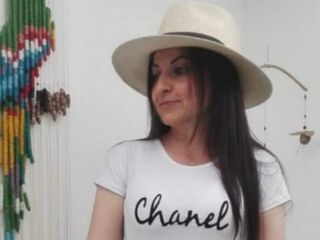 camwhore masturbating with vibrator MarthaFran