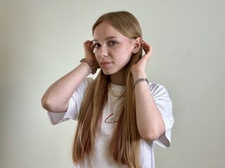 free adult cam picture MaudBasil