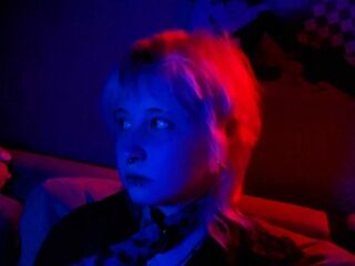 camslut topless MayLeaf