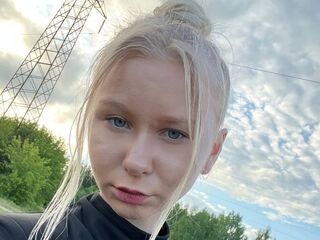 masturbating MelbaKines