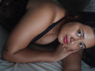 camgirl masturbating with sextoy MilaWhitmore