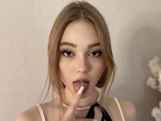 free livesex MyaFields