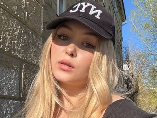 naked girl with webcam masturbating with vibrator OdelindaHalloway