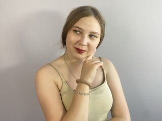 naked girl with webcam masturbating with dildo PattieHoman