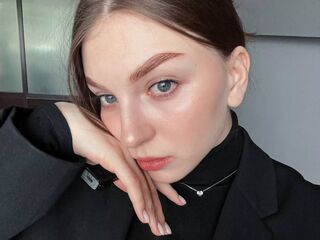 naked girl with webcam masturbating with sextoy SabrinaMoun