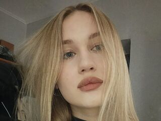 hot cam girl masturbating with vibrator SadieTandon