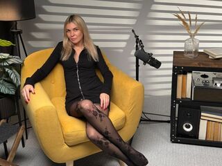 naughty camgirl fingering pussy SamanNova