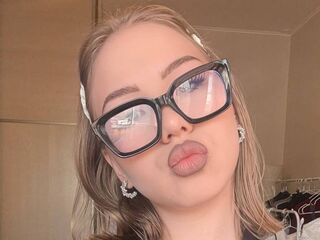 adult webcam chat room SaraBaier