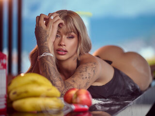 camslut showing pussy ScarletThompsone