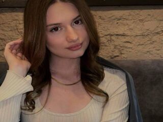camgirl fingering shaved pussy SereneLee