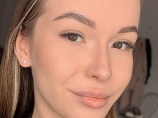 cam girl playing with dildo SherylMearing