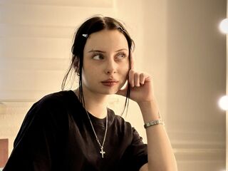 hot cam girl masturbating with vibrator SilviaTieken