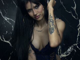 camgirl playing with vibrator SofiaBraum