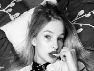 hot girl webcam SofiaRoud