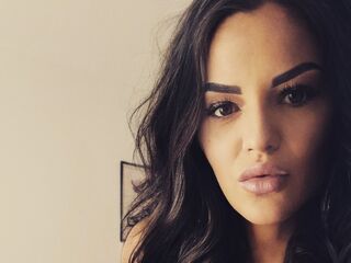 camslut topless ValentinaValee