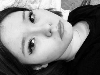 hot cam girl masturbating with vibrator ViolaTilman