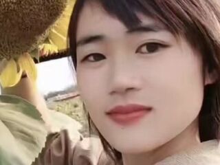 camwhore shaving pussy XiaoqiongLen