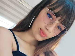 camslut showing tits YiyisMarthin