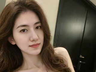camgirl masturbating with vibrator YueXiaomei